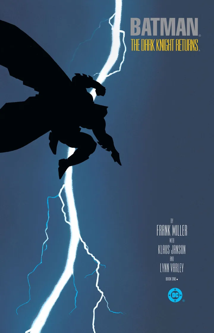 Capa de O Cavaleiro das Trevas, com a silhueta de Batman diante de um relâmpago.