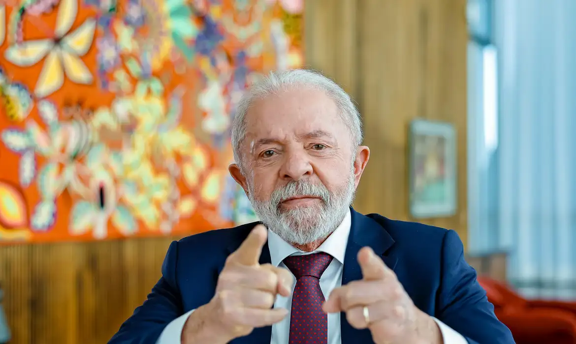 Governo anuncia fim da “taxa das blusinhas” para compras internacionais