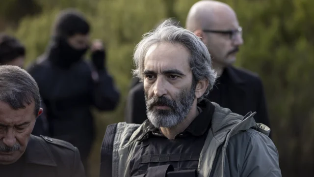 Quem atirou em Mehmet em Meu Nome é Farah?