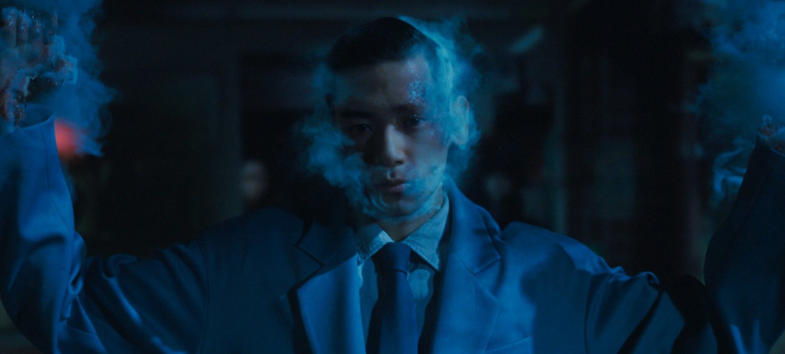 Vapor Humano é o sci-fi estranho da Netflix que você não deveria ignorar