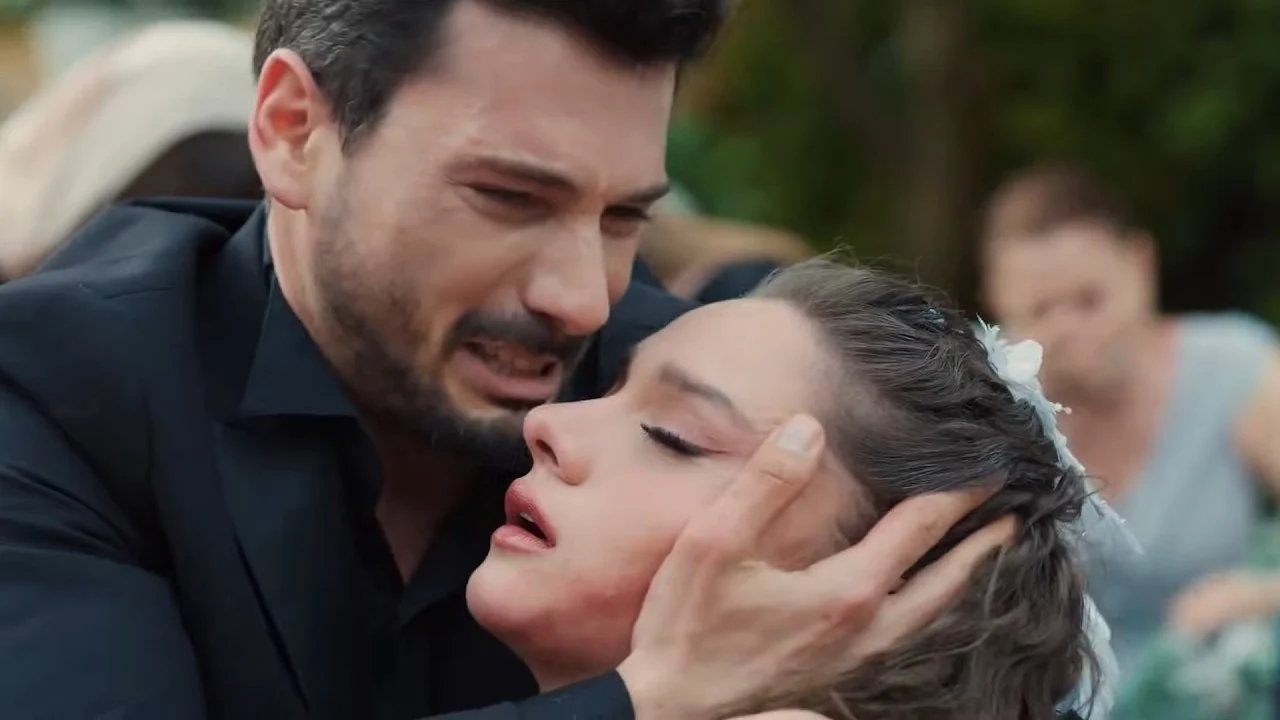 Personagens de Amor Sem Limites em cena dramática