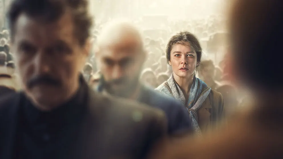 Burcu Biricik interpreta Fatma em série turca da Netflix