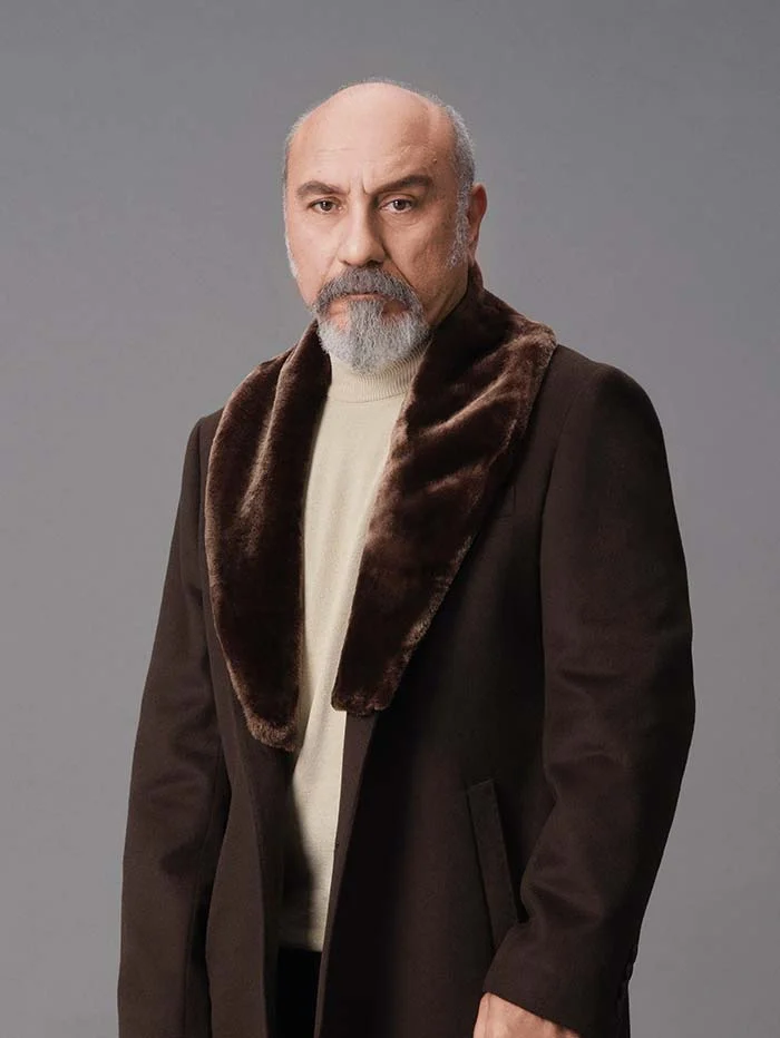 Mustafa Avkıran como Ali Galip em Meu Nome é Farah