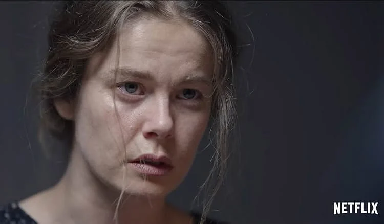Burcu Biricik como Fatma na série turca da Netflix