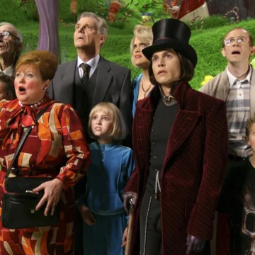 L-r: FREDDIE HIGHMORE, DAVID KELLY, JULIA WINTER, FRANZISKA TROEGNER, JAMES FOX, ANNASOPHIA ROBB,MISSI PYLE, JOHNNY DEPP, ADAM GODLEY and JORDAN FRY in Warner Bros. Picturesí and Village Roadshow Picturesí fantasy adventure ìCharlie and the Chocolate Factory,î distributed by Warner Bros. Pictures. PHOTOGRAPHS TO BE USED SOLELY FOR ADVERTISING, PROMOTION, PUBLICITY OR REVIEWS OF THIS SPECIFIC MOTION PICTURE AND TO REMAIN THE PROPERTY OF THE STUDIO. NOT FOR SALE OR REDISTRIBUTION.