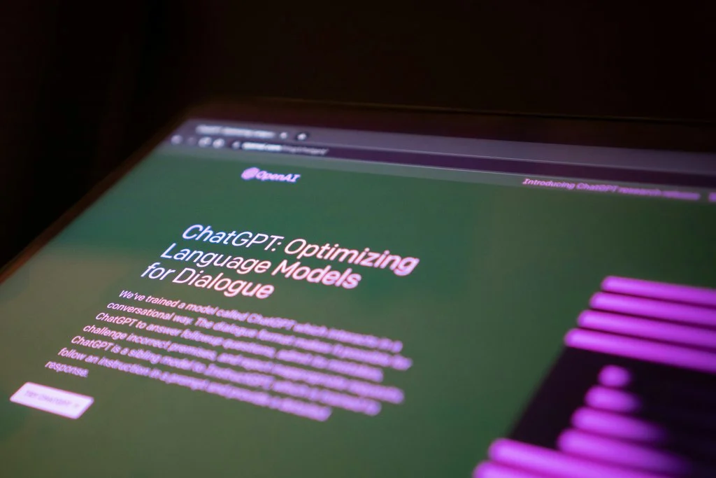 ChatGPT caiu: OpenAI confirma falha que travou login e bloqueou acesso às conversas