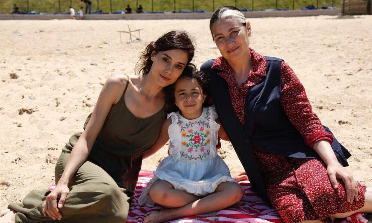 Mãe: onde assistir à novela turca dublada e situação do YouTube