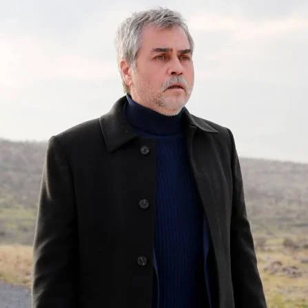 Hazar morre na reta final da novela