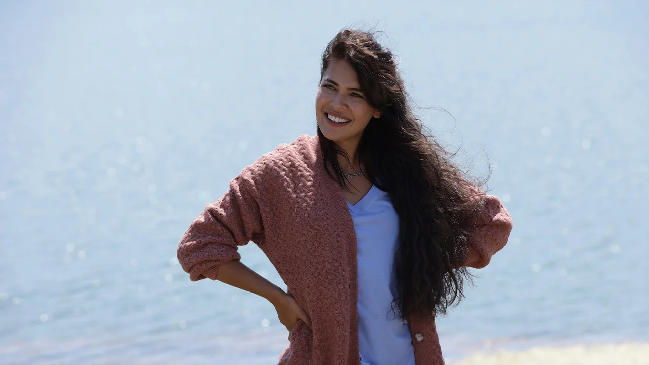 Deniz Can Aktaş em cena de Hudutsuz Sevda, novela O Indomável