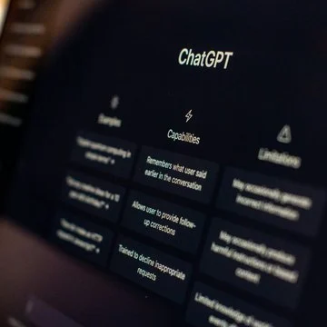 ChatGPT caiu: OpenAI confirma falha que travou login e bloqueou acesso às conversas