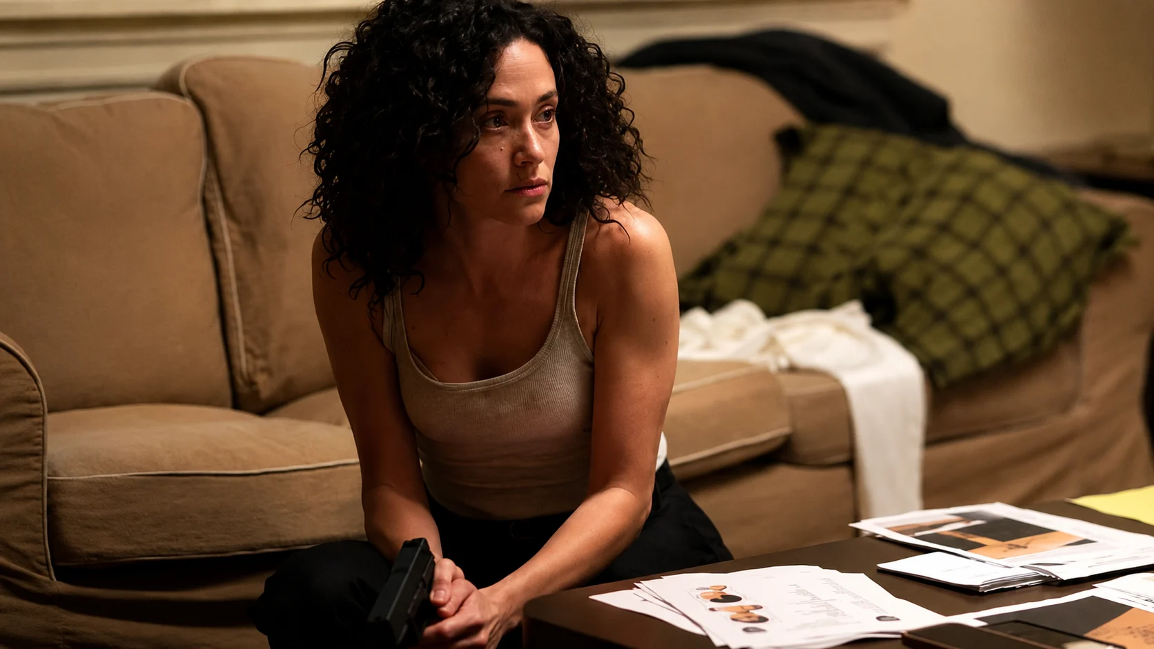 Emmy Rossum consultou psicólogos para construir a agente destruída de Fúria