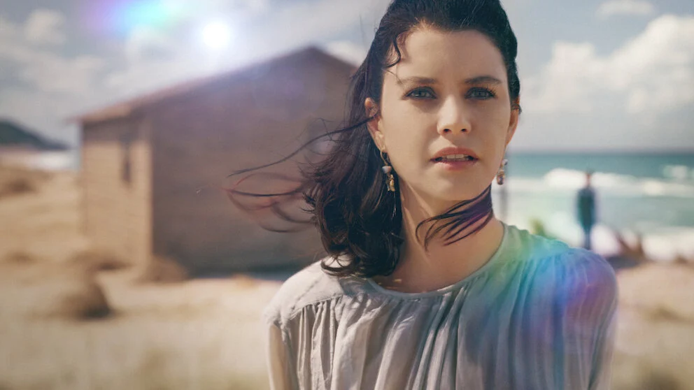 Beren Saat como Atiye em O Segredo do Templo