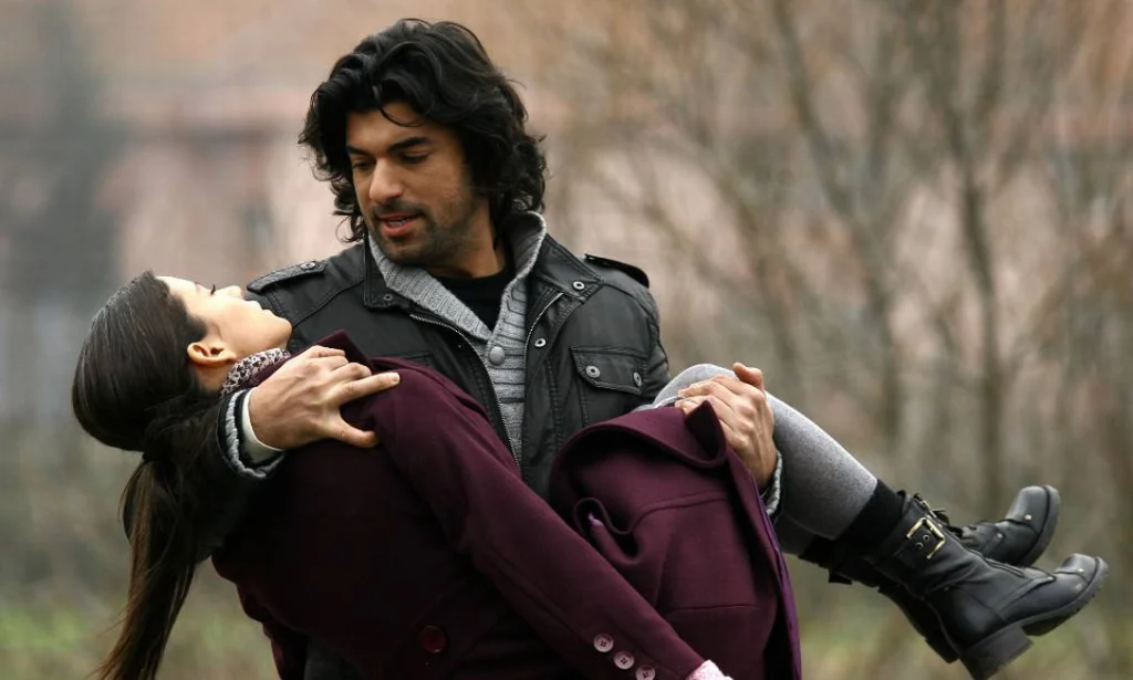 Beren Saat e Engin Akyürek em Fatmagül