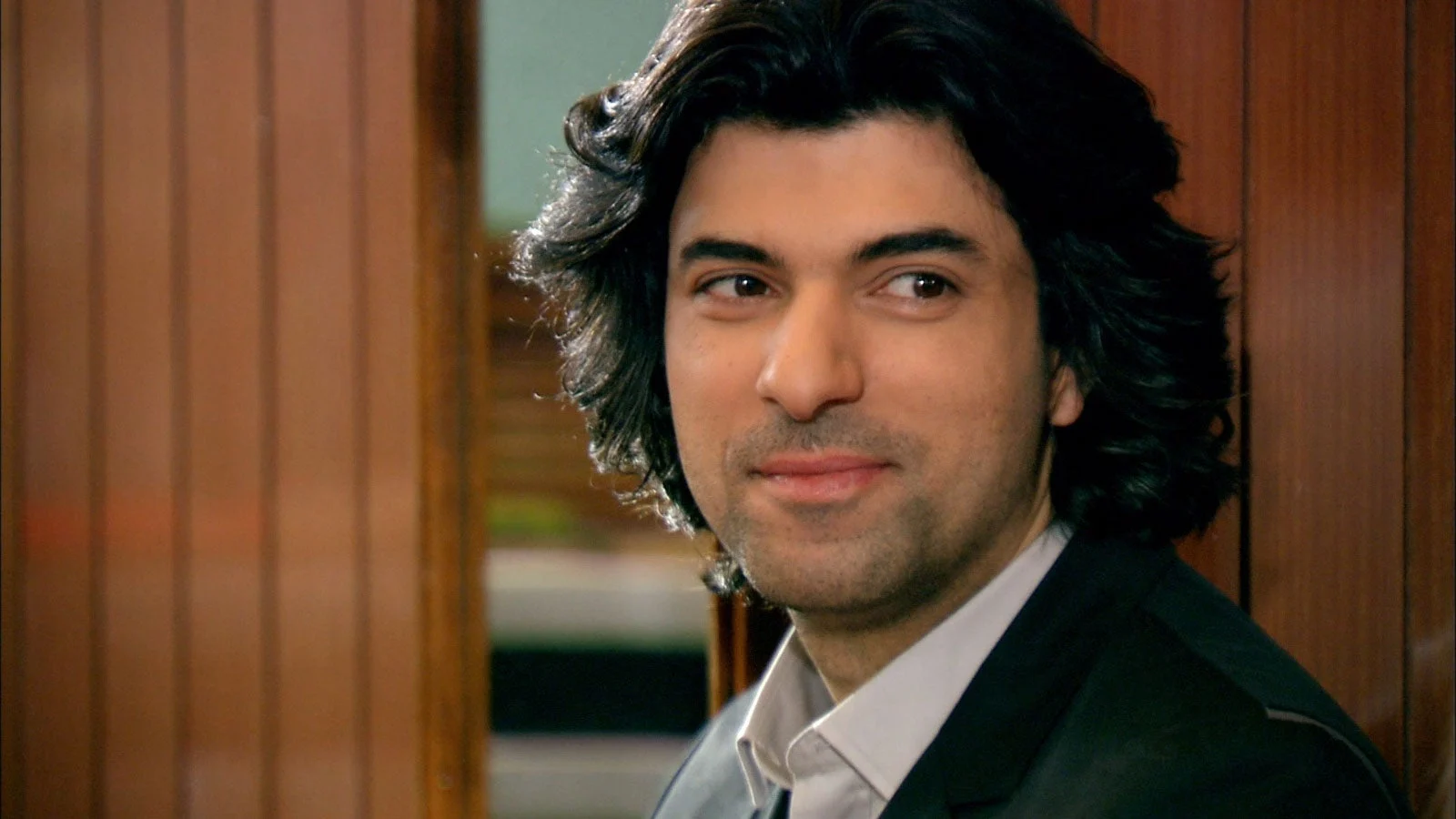 FATMAGÜL - Kerim: "Fatmagül, hoy me gustaría que fuéramos normales"