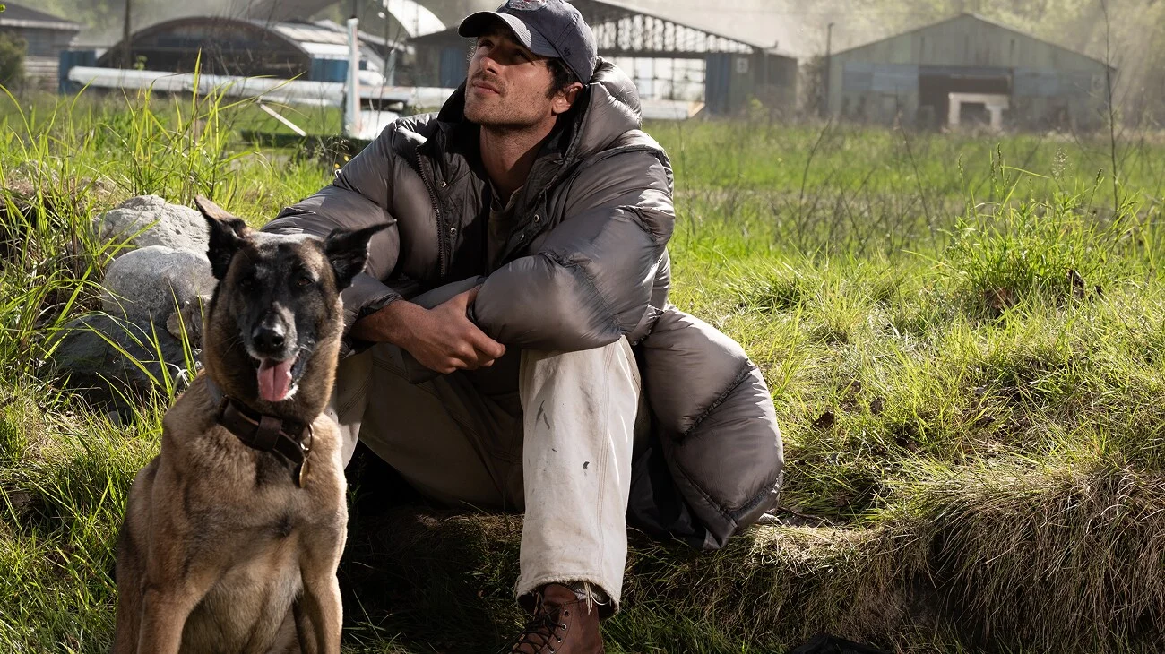 Jacob Elordi e o cachorro Jasper em Ponto Sem Retorno