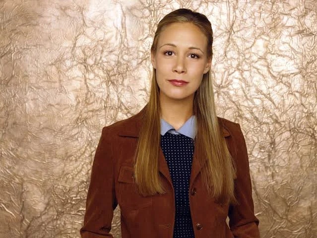 Liza Weil é Paris Geller