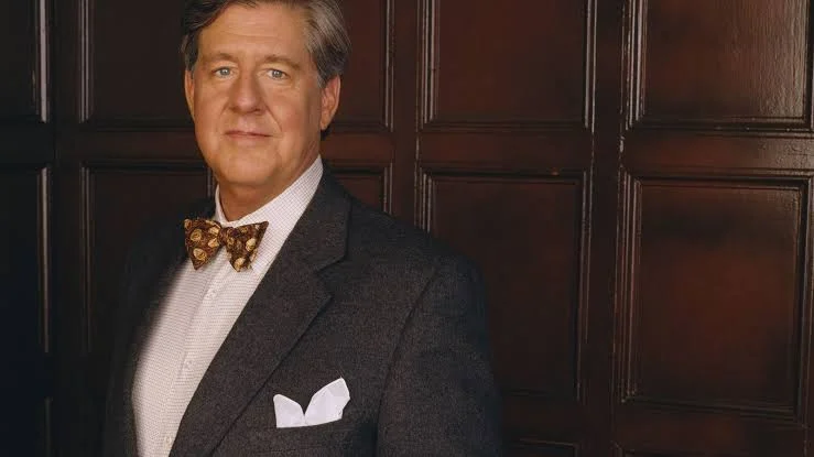 Edward Herrmann é Richard Gilmore