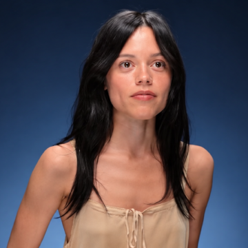 Jenna Ortega revela hábito extremo nos sets quando era criança: “Passava o dia sem comer ou beber”