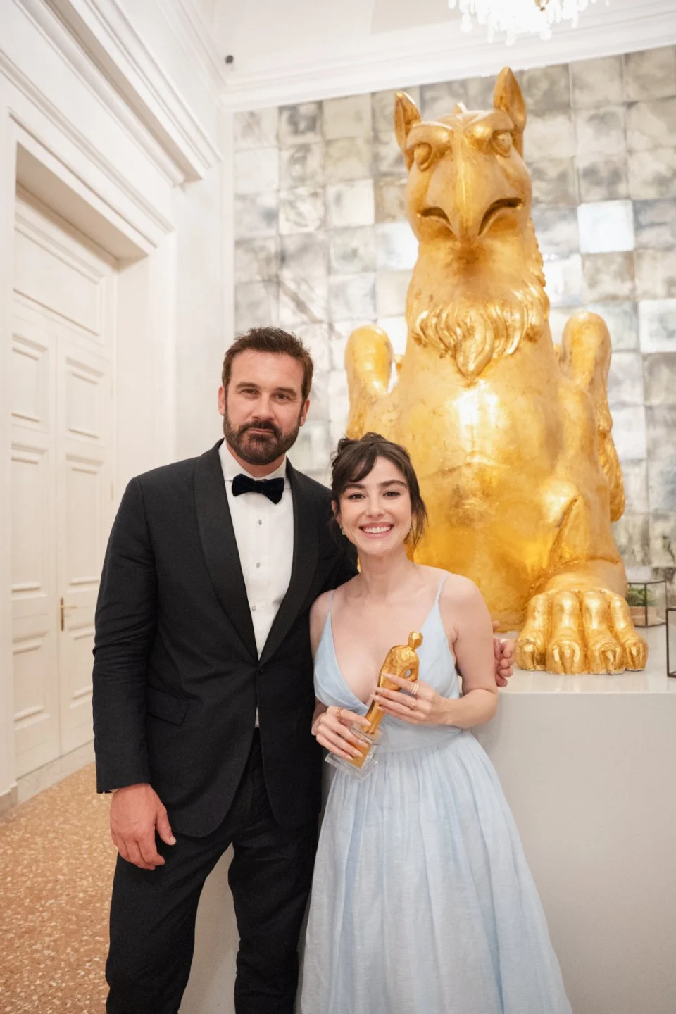 Özge Gürel e Serkan Çayoğlu juntos