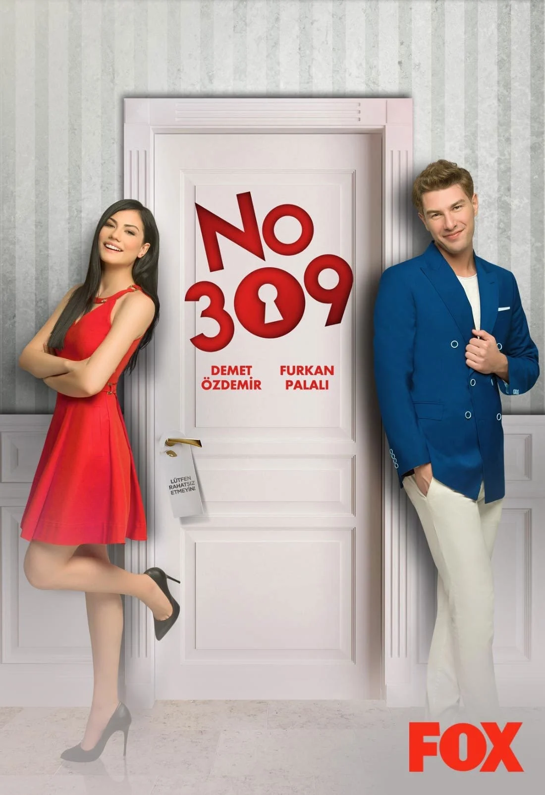 Demet Özdemir e Furkan Palalı no pôster da série turca No 309