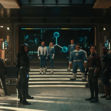 Novo trailer de Vingadores expõe o poder do Doutor Destino