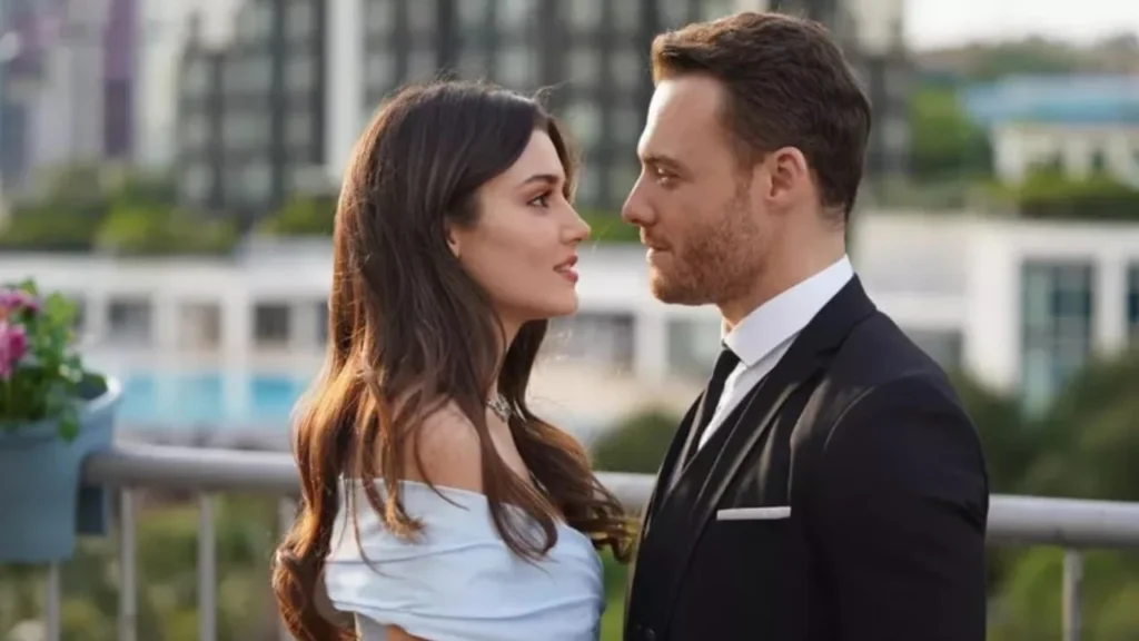 Hande Erçel e Kerem Bürsin interpretam Eda e Serkan em Será Isso Amor? Imagem: Divulgação/HBO Max