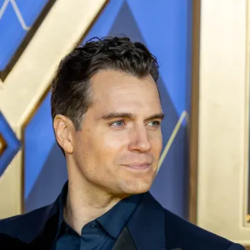 próximos filmes e séries de Henry Cavill
