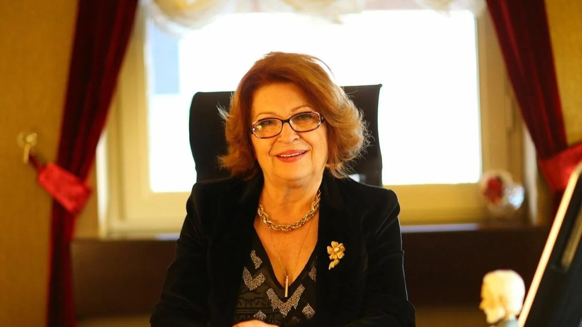 Gülseren Budayıcıoğlu, psiquiatra e escritora turca