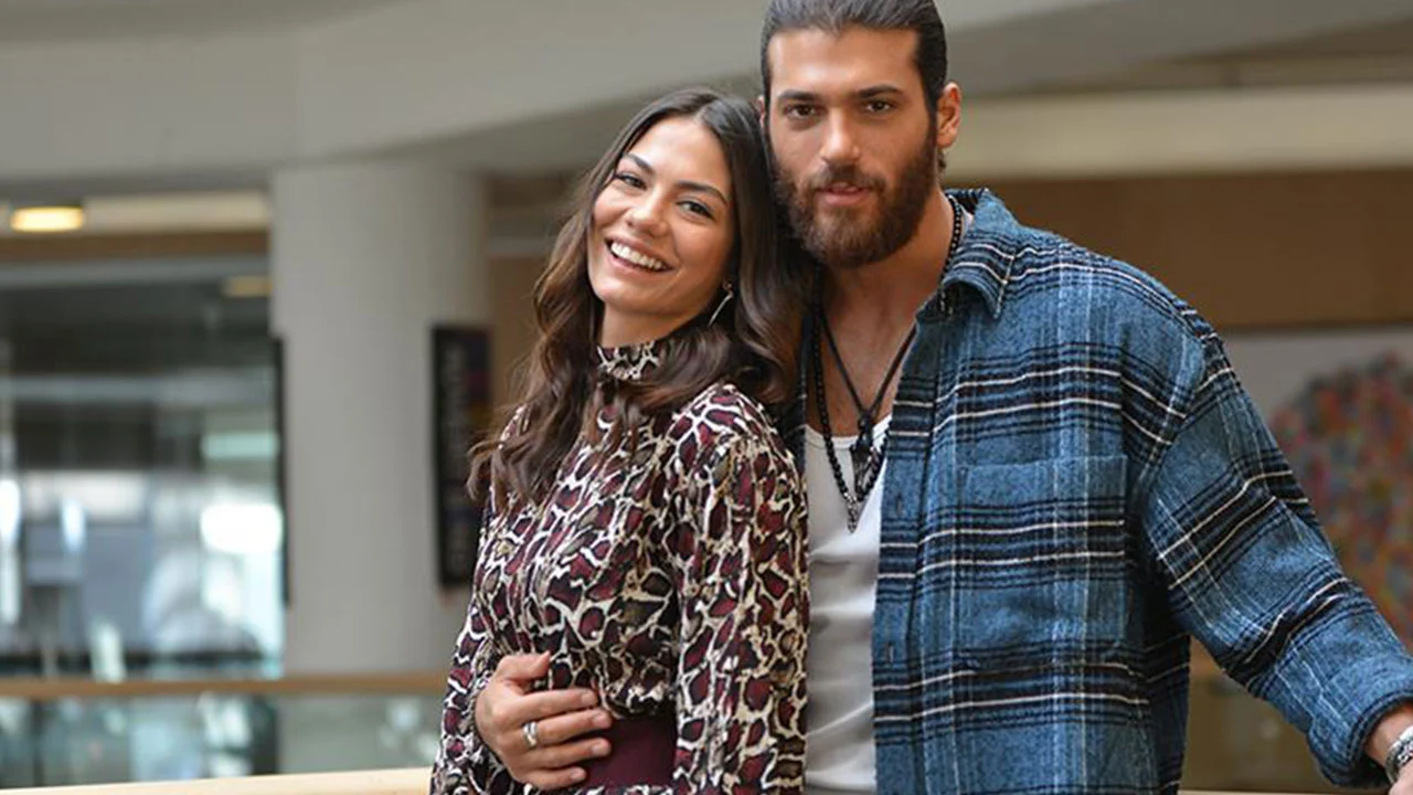 Demet Ozdemir e Can Yaman como Sanem e Can em A Sonhadora