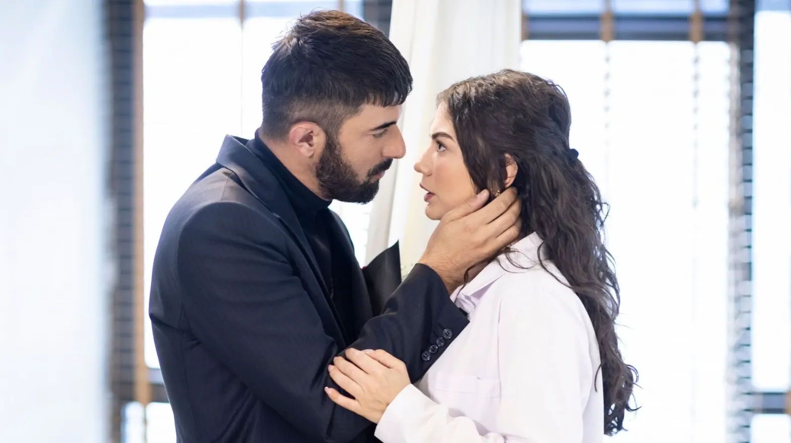 Tahir e Farah juntos na segunda temporada de Meu Nome é Farah