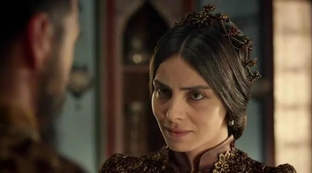 Nur Fettahoğlu participou de Amor Proibido e O Século Magnífico