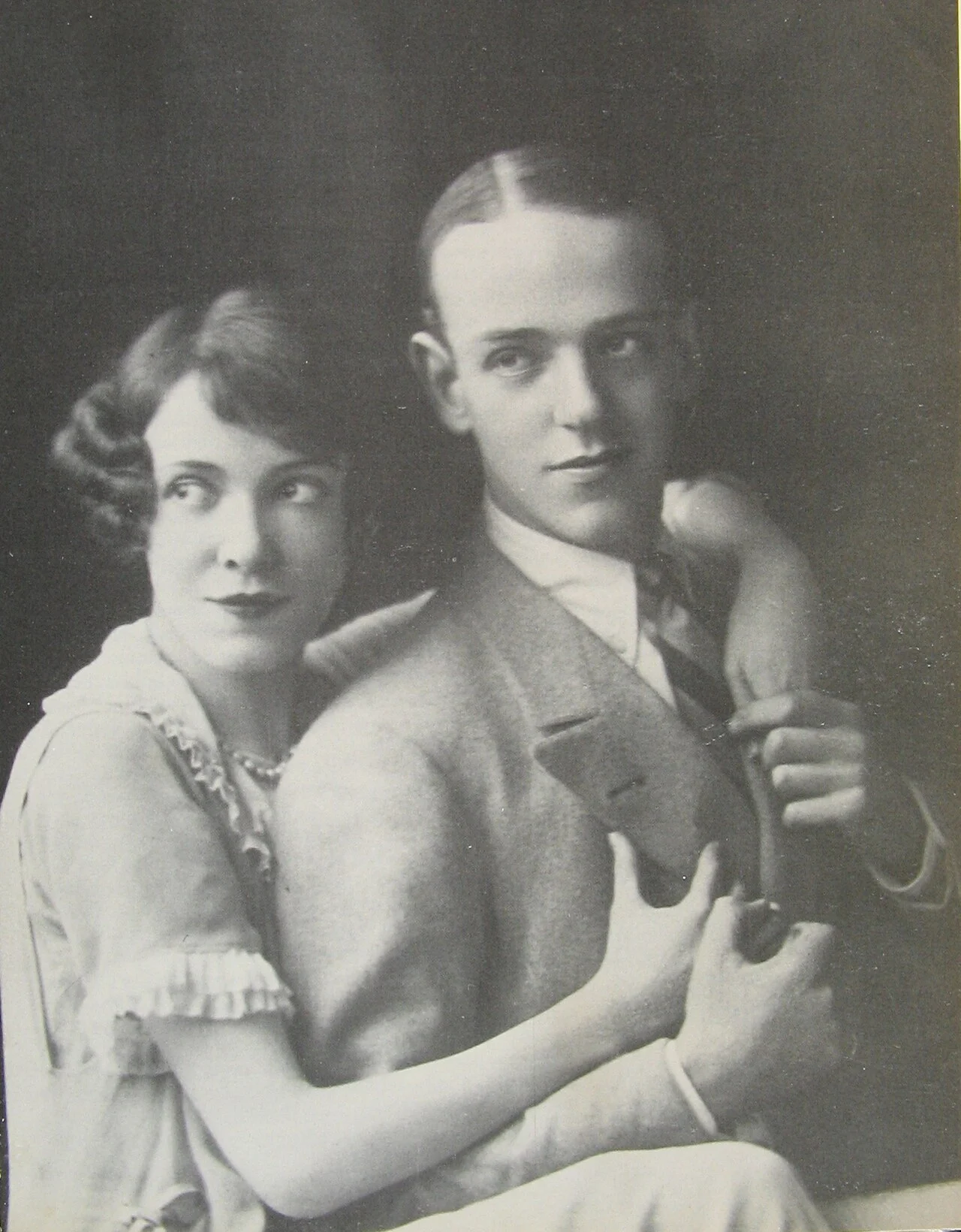 Fred Astaire e Adele Astaire juntos em fotografia de divulgação de 1919