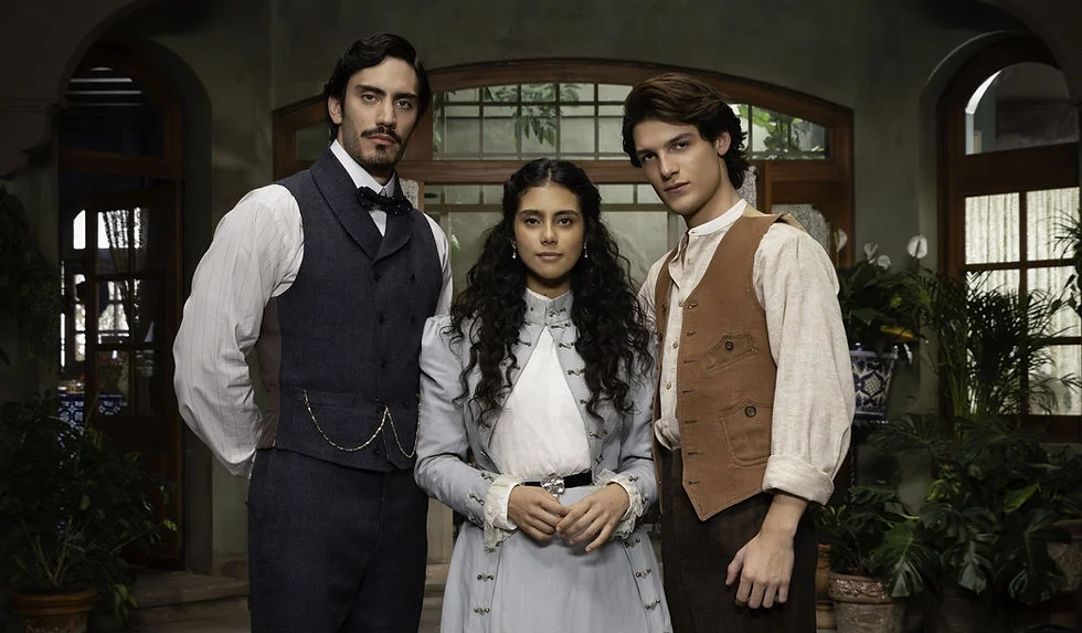 Iván Amozurrutia, Renata Vaca e Juan Pablo Fuentes em Mal de Amores