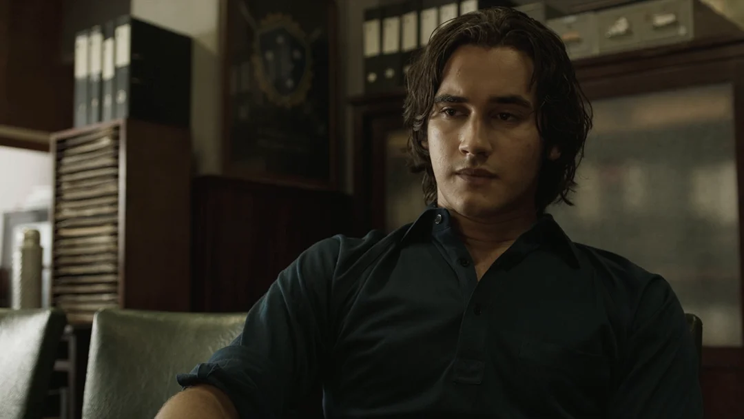 Gabriel Leone como Pedro Dom na série DOM