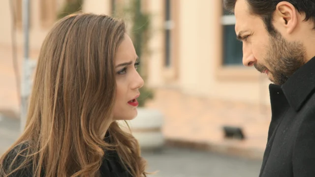 Cena do episódio final da novela Guerra das Rosas