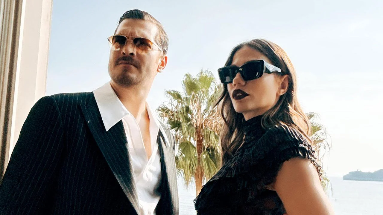 Çağatay Ulusoy e Demet Özdemir, protagonistas de O Sonho de Esref