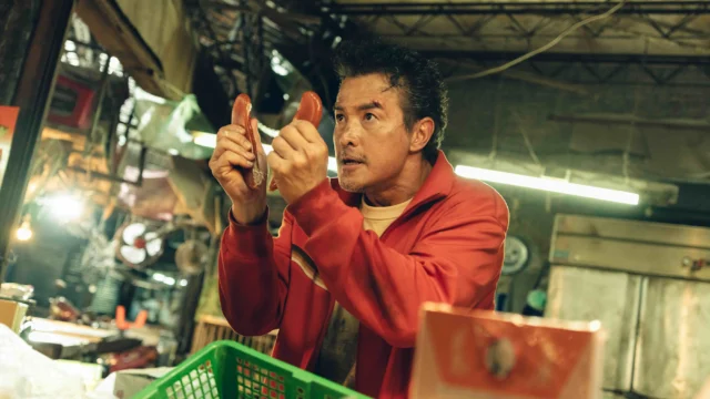 Felix Chiang acaba entrando em uma organização clandestina quando sua vida financeira desmorona — Foto: Divulgação/Netflix