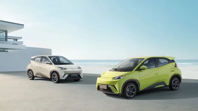 BYD Dolphin Mini elétrico em imagem oficial da fabricante