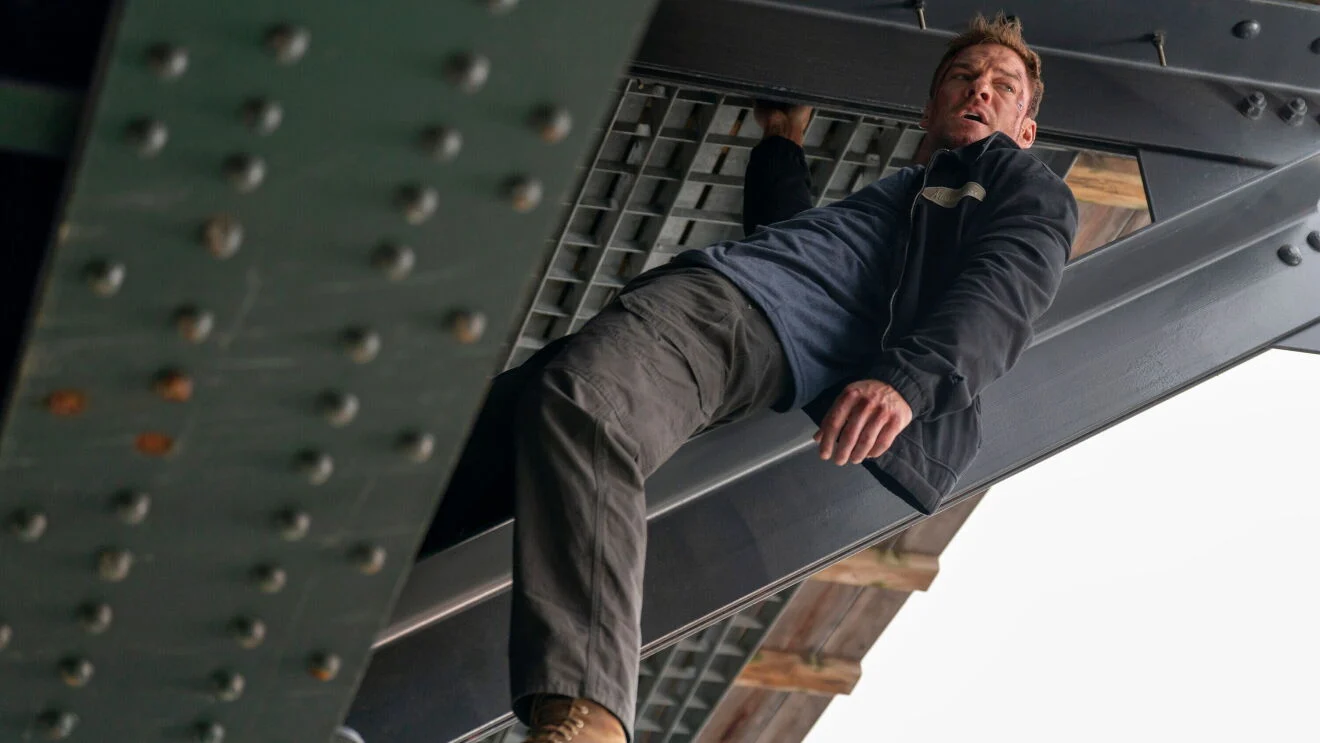 Alan Ritchson como Jack Reacher na série do Prime Video