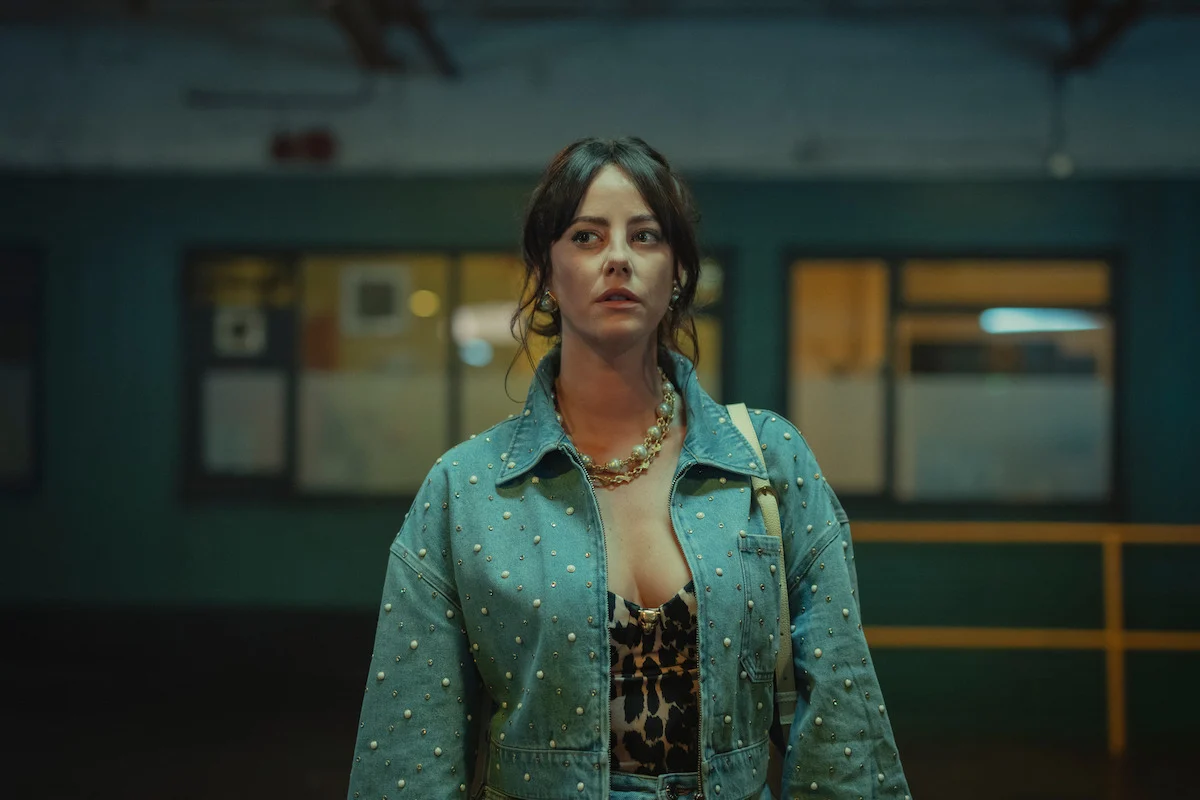 Kaya Scodelario como Susie Glass em Magnatas do Crime 2
