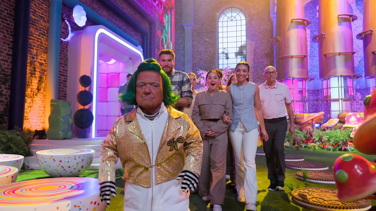 Rusty Goffe caracterizado como Oompa-Loompa no reality Wonka O Bilhete Dourado