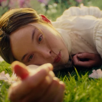 Ella Beatty protagoniza a nova temporada de Monstro, dedicada ao caso de Lizzie Borden. Foto: Divulgação/Netflix
