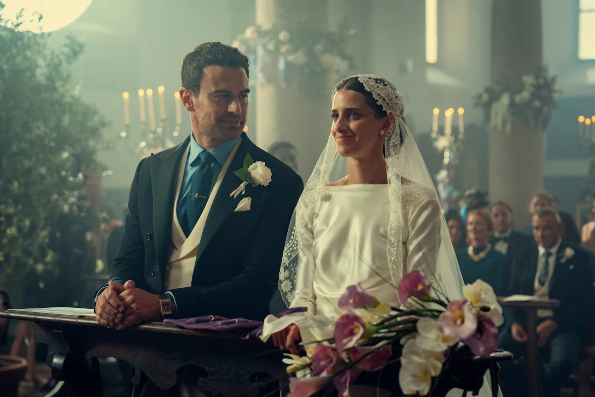 Eddie e Bella durante o casamento na segunda temporada de Magnatas do Crime