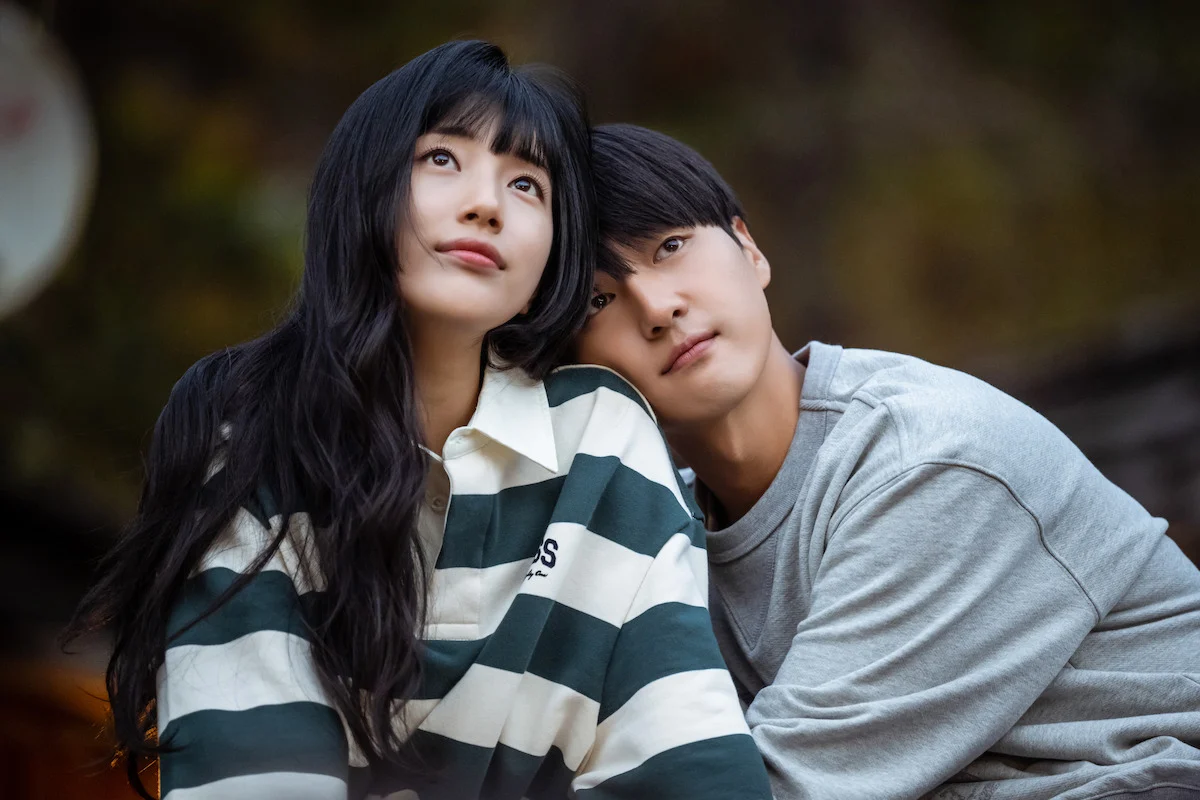 Suzy e Yang Se-jong em Doona na Netflix