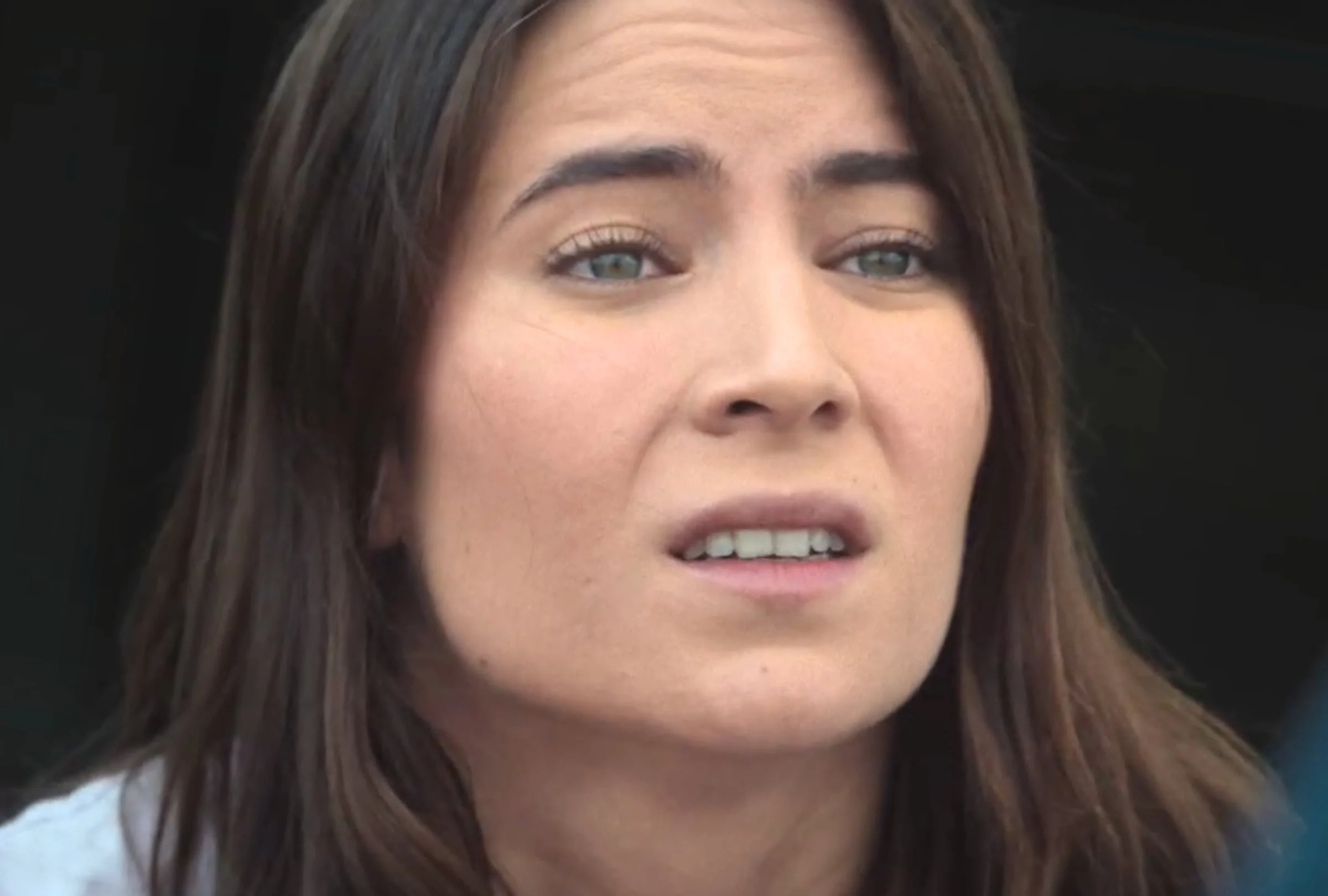 Anabel Roldán em uma cena de Em Coma, série da Netflix