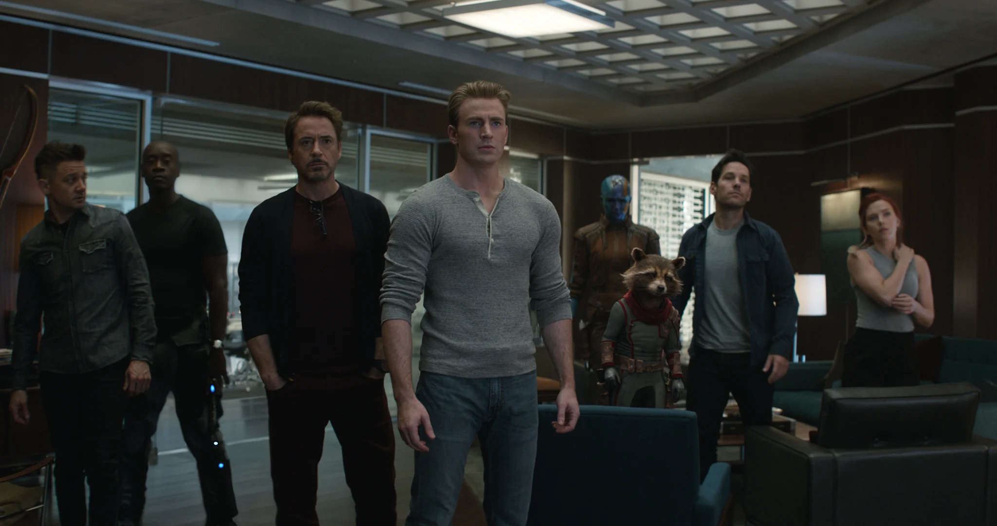 Cena promocional de Avengers: Endgame Encore com os heróis reunidos