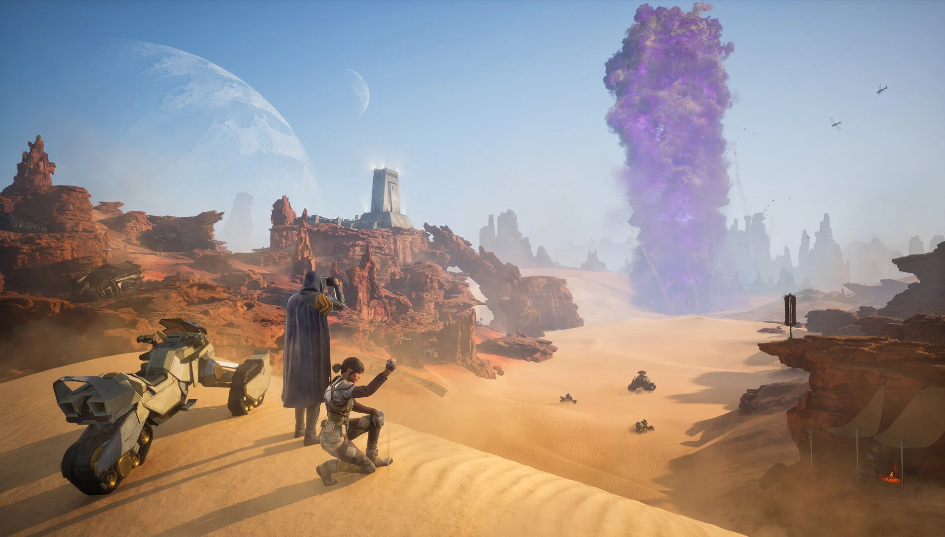 Jogadores observam o deserto de Arrakis ao lado de uma moto em Dune Awakening