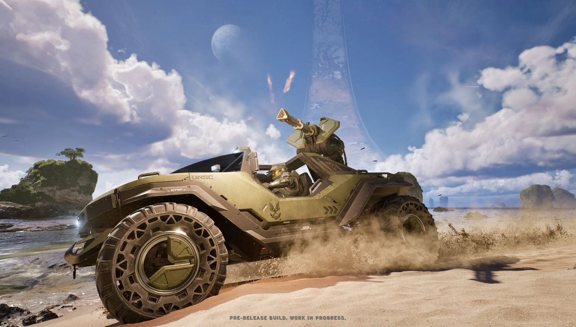 Master Chief dirigindo um Warthog em Halo Campaign Evolved