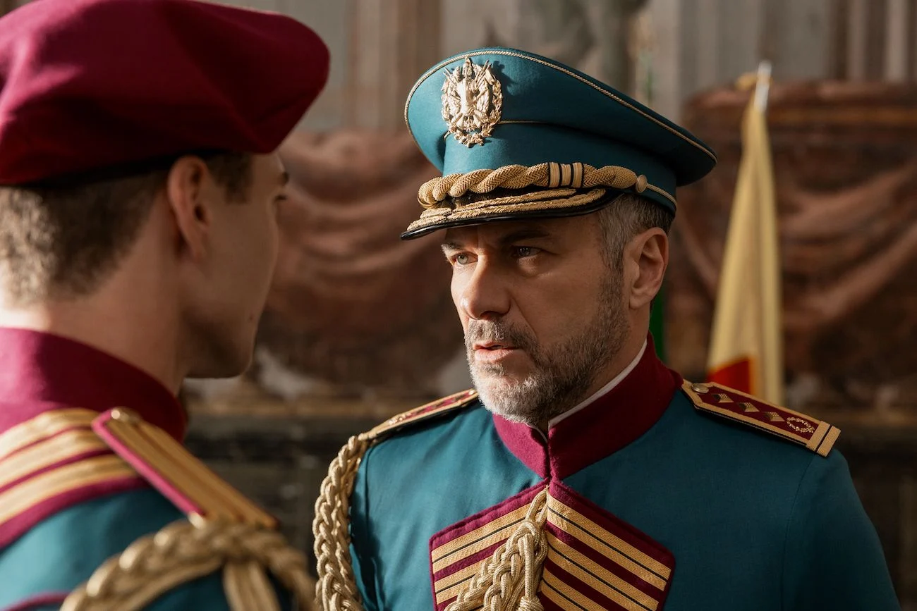 Comandante Achille Giordano conversa com um cadete em Escola Minerva