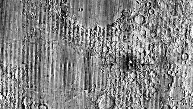 Comparação de imagens do Lunar Reconnaissance Orbiter revelou uma grande alteração na superfície lunar. Imagem: NASA Goddard/Intuitive Machines/Robert Wagner